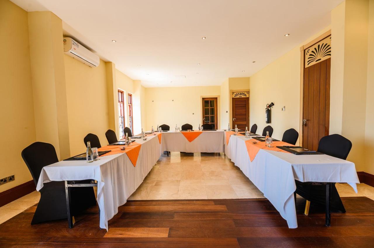 Cocoa Boutique Hotel - Your Kenyan Beachfront Bliss Mombasa Bagian luar foto