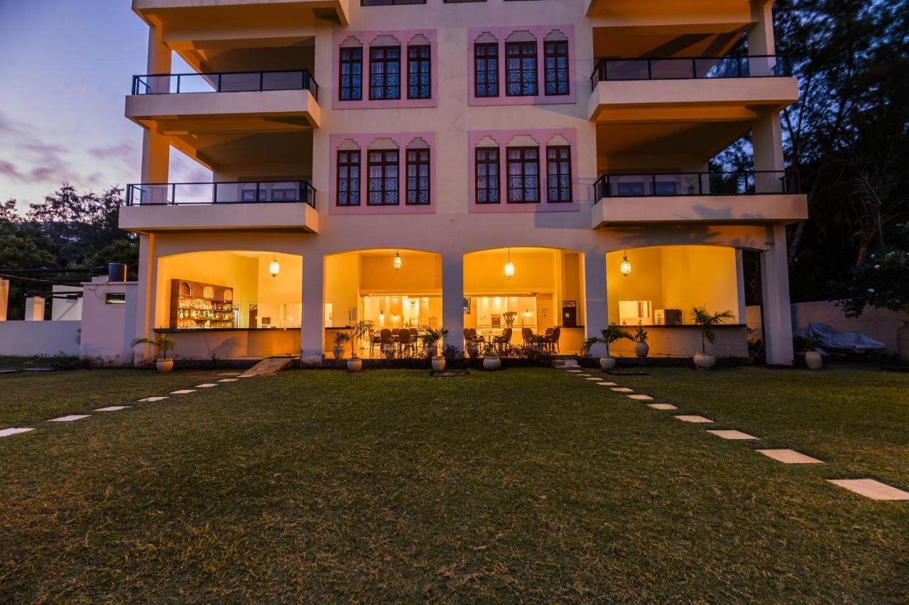 Cocoa Boutique Hotel - Your Kenyan Beachfront Bliss Mombasa Bagian luar foto
